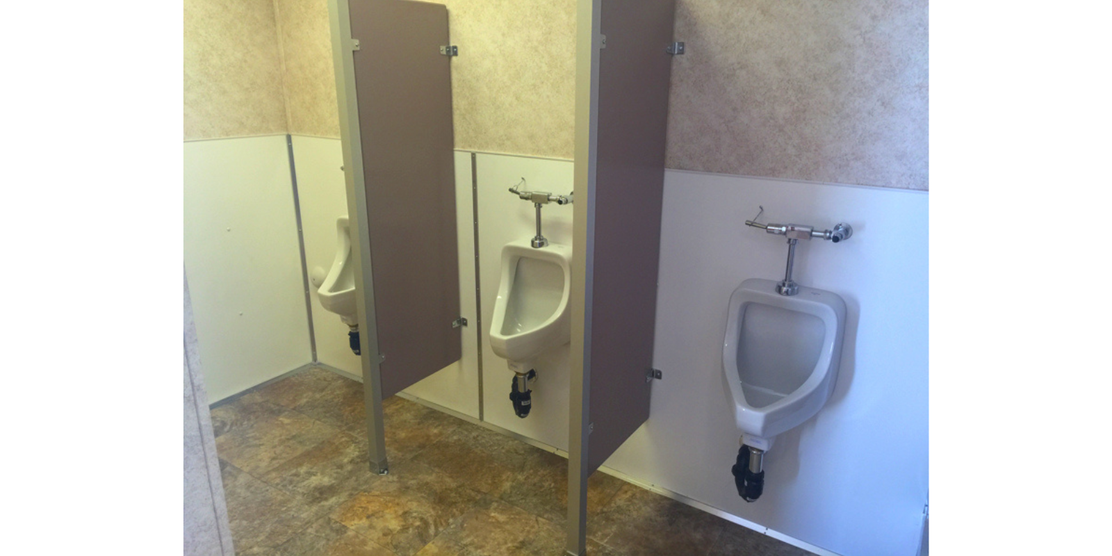 DWC – Deluxe Wash Car – Bathroom View 3